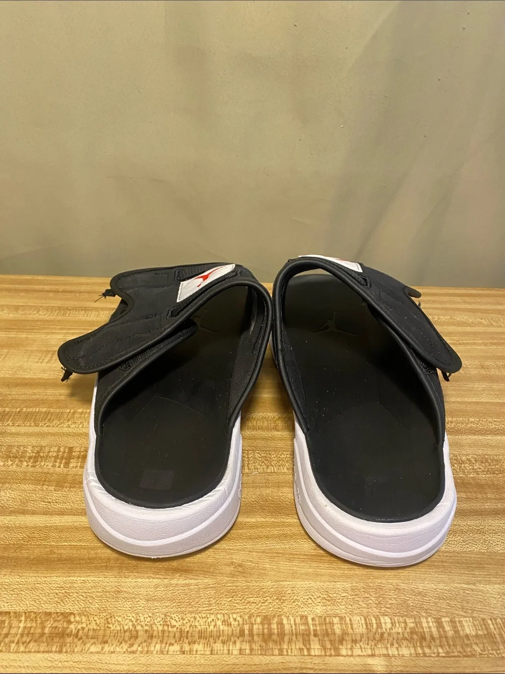 Jordan Flight Mens Ls Slide Sandals Slippers Black White size 13 (Read)